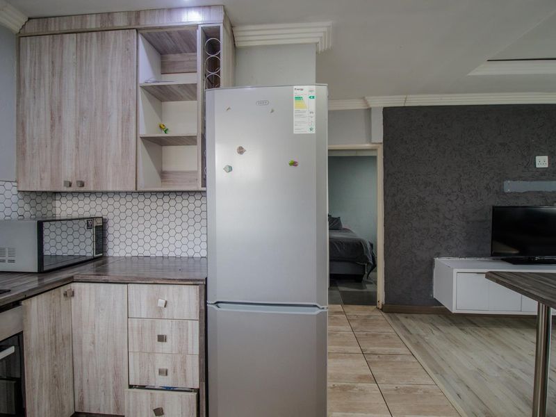 For Sale: Stunning 3-Bedroom Home! - Photo 3