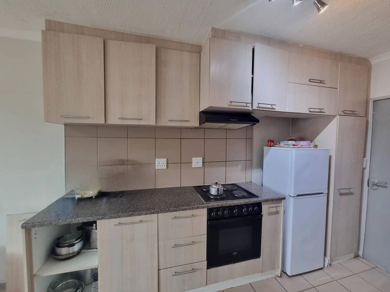 2 Bedroom Starter or Investment property Rocky Crest - Sommerton - Photo 4