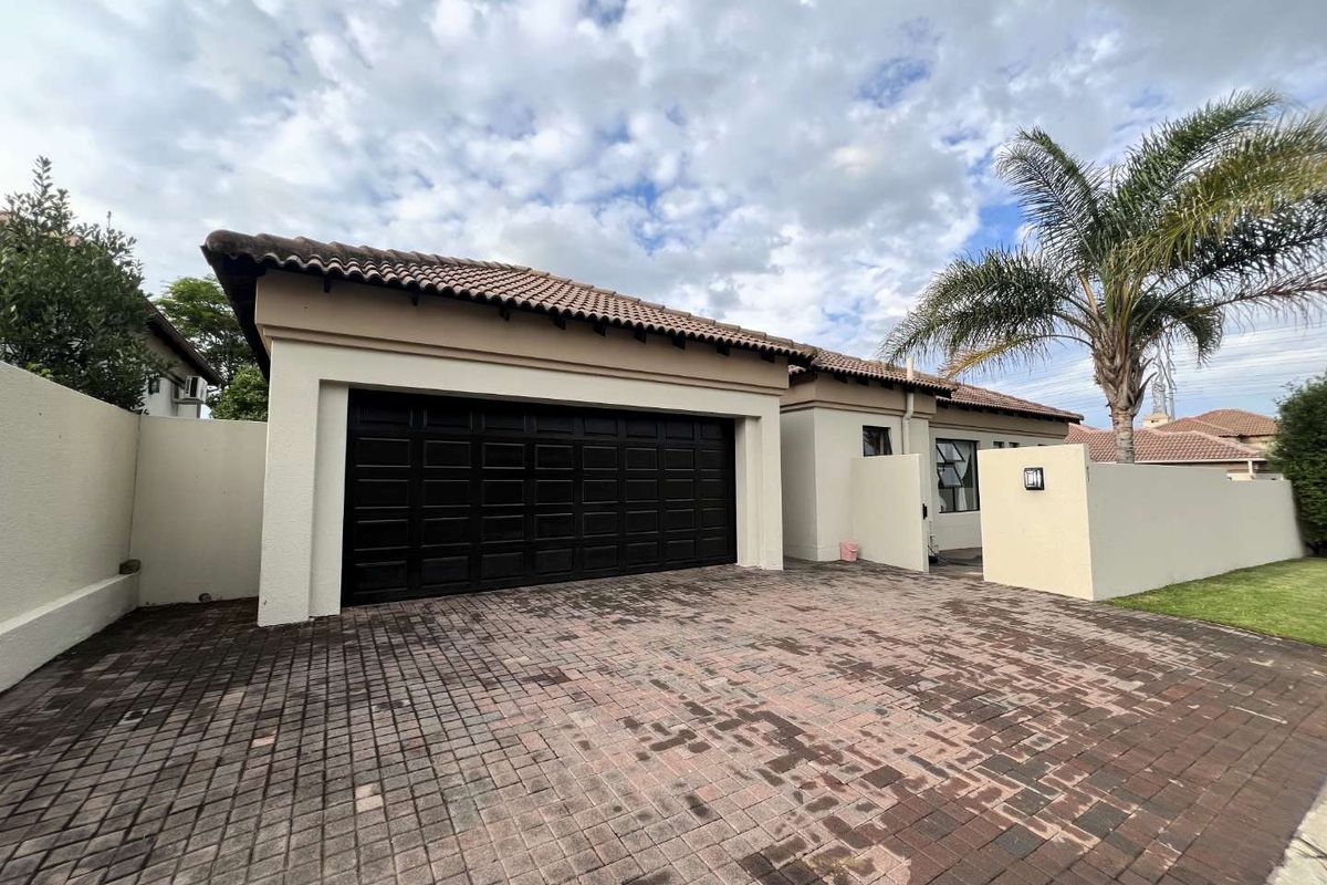 Palatial Cluster Living Within a Secure Estate - Photo 2