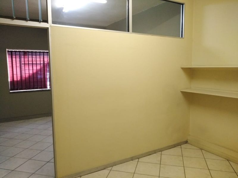 Prime Commercial Opportunity: Unit 1 Business Suite – IVH Centrum, Leeuwpoort Street, Boksburg - Photo 8