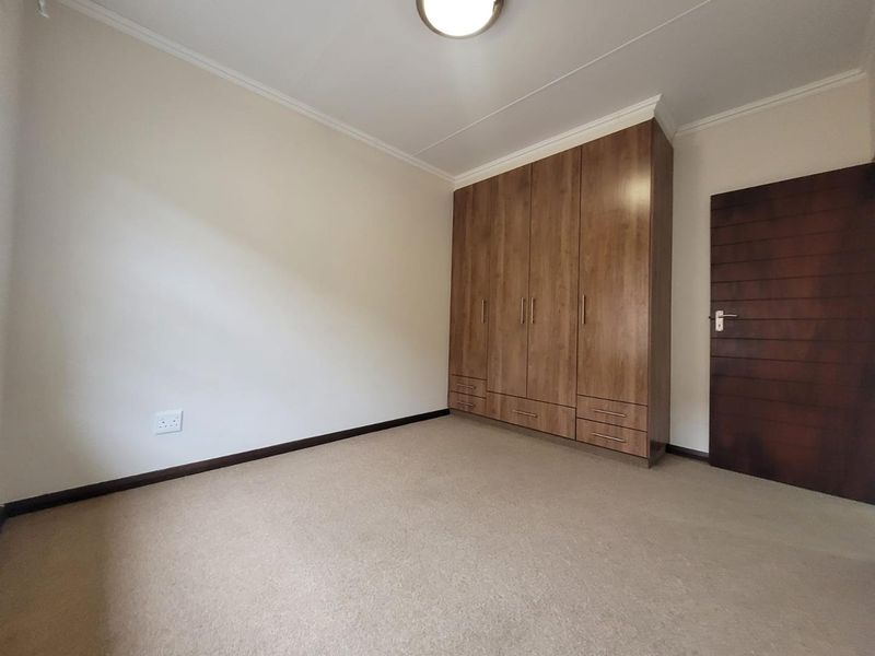 Urban Village George 3 Bedroom House For Sale - Photo 9