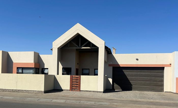 Property #2500458, House For Sale in Fairways Estate