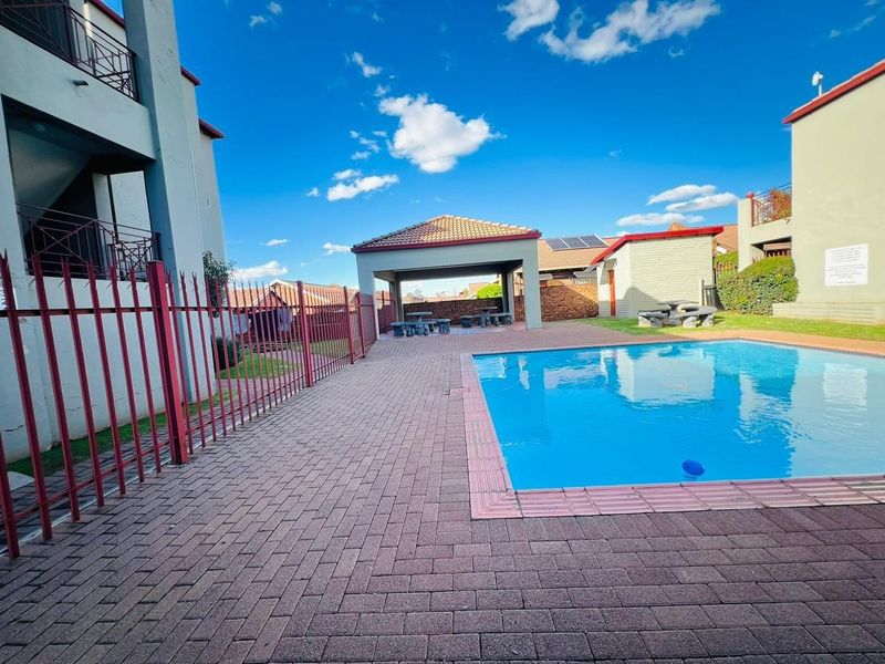 Townhouse For Sale in Randhart, Alberton - Photo 6
