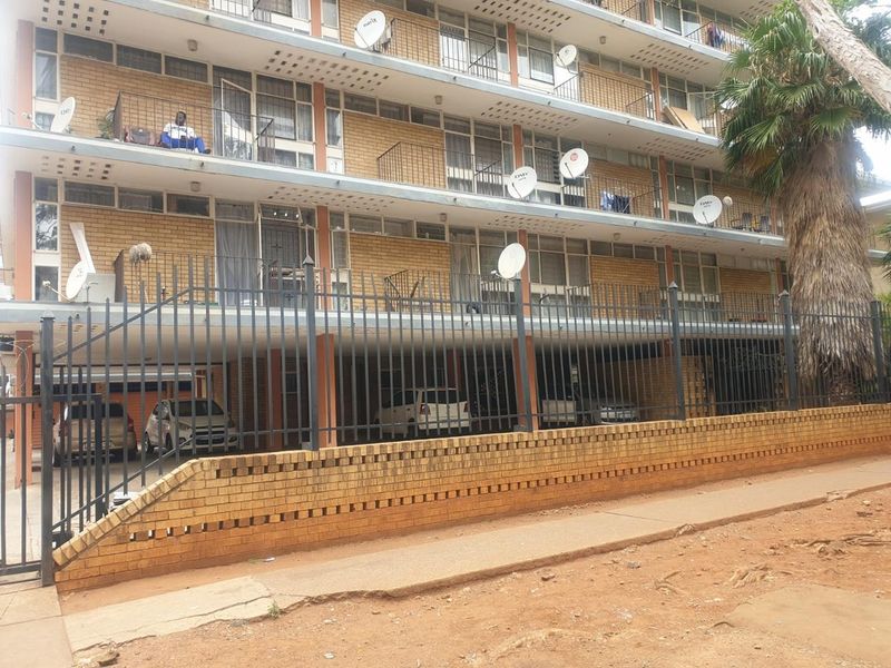 **Perfect Apartment for Young Professionals** - Photo 3