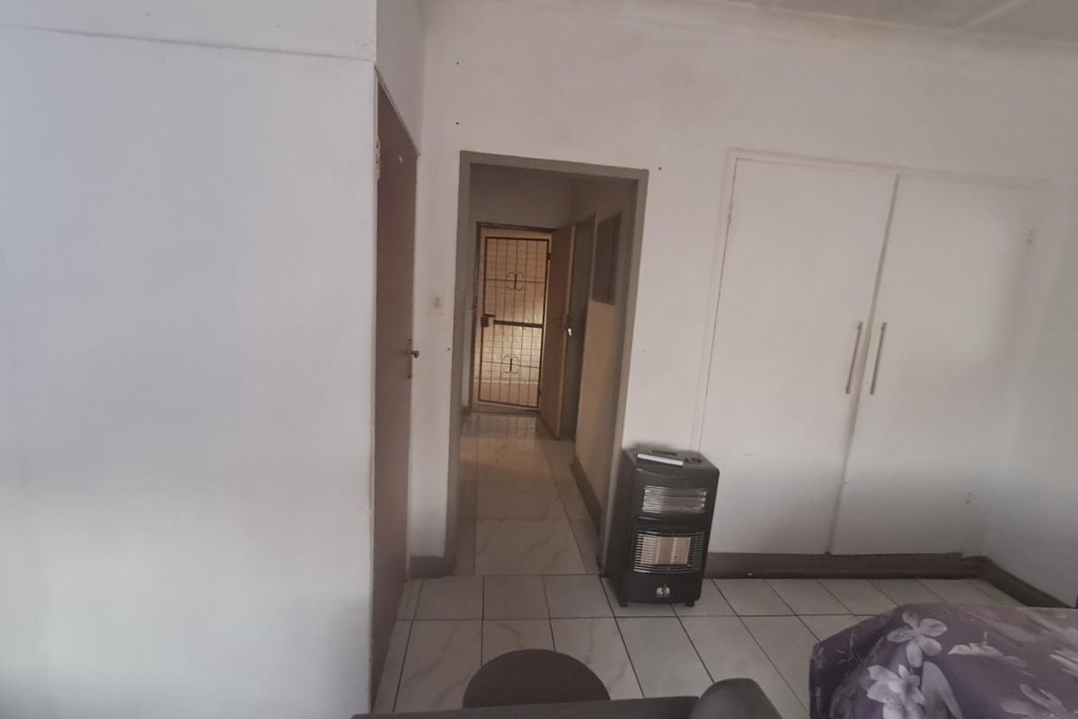 An Apartment  In Pretoria West - Photo 2