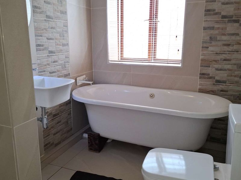 Perfect Lock Up and Go Unit in Meyersdal - Photo 10