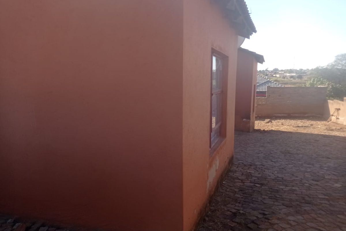 4 bedrooms house for sale in Soshanguve SS - Photo 3