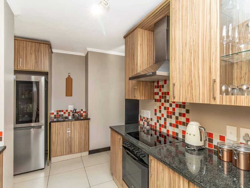 3 Bedroom 2.5 bathroom with a double garage house for Rent in Kilima , Midrand - Photo 8