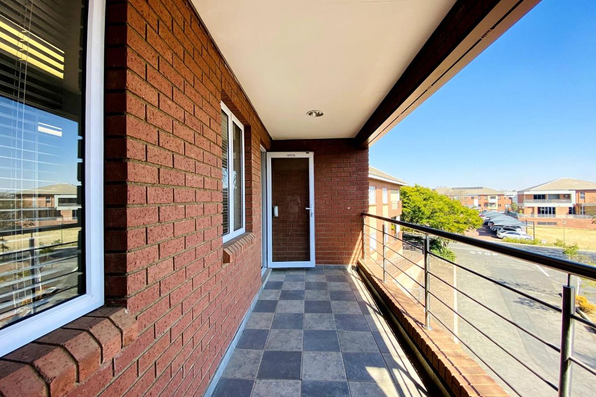 Professional Office Suite with Balcony in Fourways - Photo 2