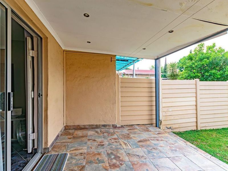 2 Bedroom Duplex Unit in the Heart of Lyndhurst - Photo 3