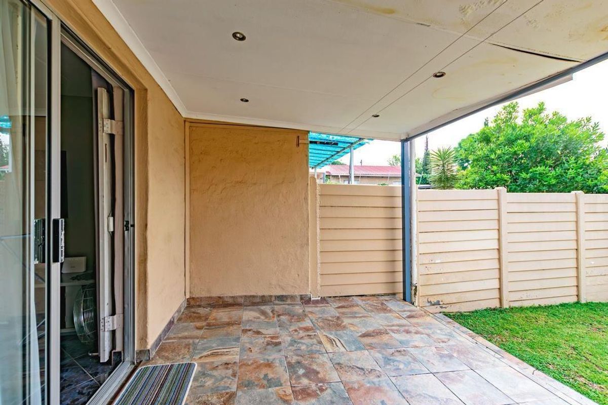 2 Bedroom Duplex Unit in the Heart of Lyndhurst - Photo 3