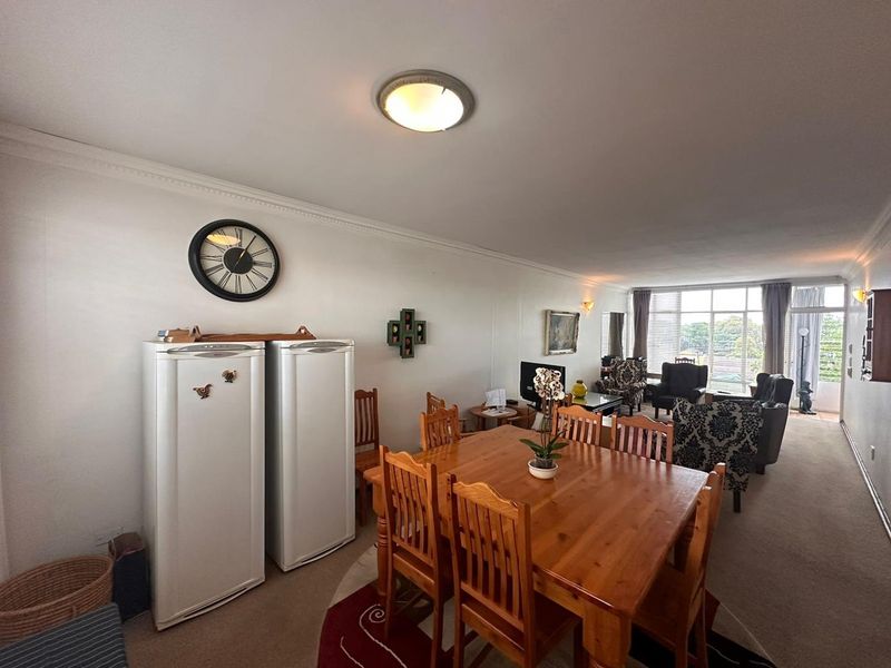 Stunning 2-Bedroom Unit in Sought-After Trafalgar Square - Photo 9