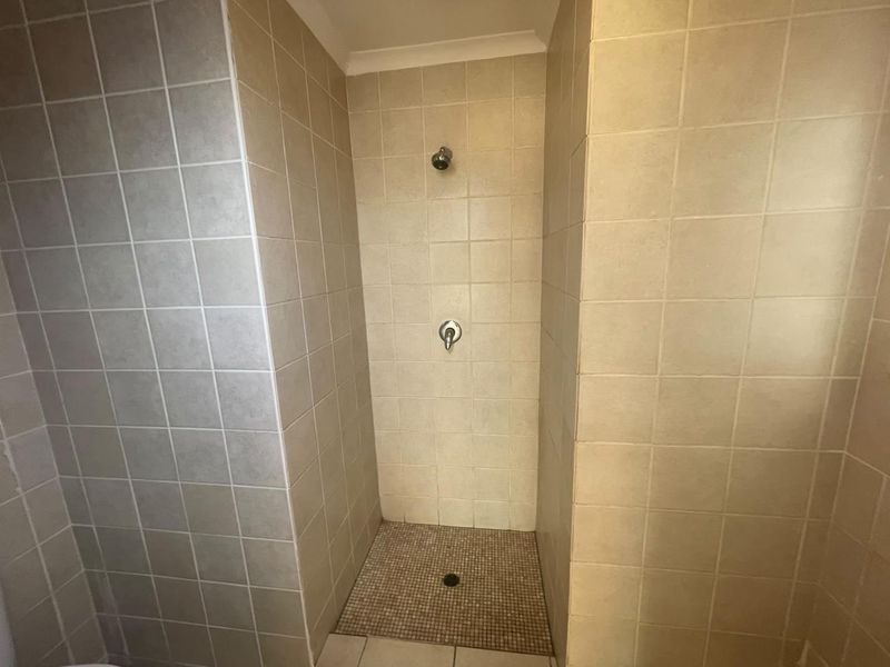 Secure, Comfortable 3-Bedroom Rental Near Kempton Gate! - Photo 7