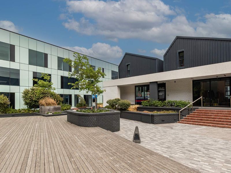 Prime Income-Producing Commercial Unit with Established Tenant in Bridgewater Estate, Century City - Photo 7