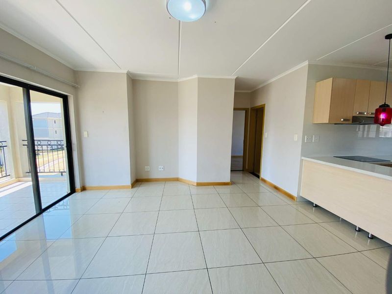 A Luxurious 2 Bed Apartment for Sale in Summerset - Photo 8