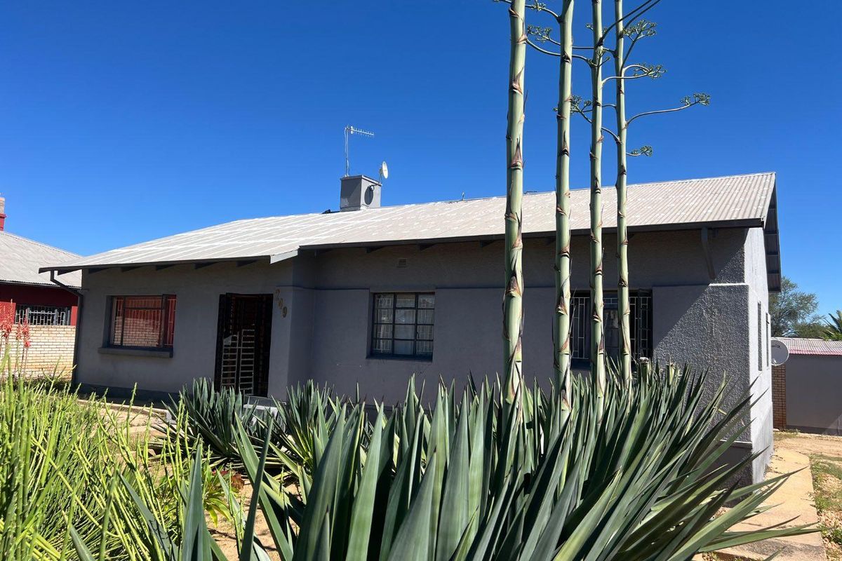 Multi-Use Property for Sale in Windhoek North | Ideal for Offices or Investment - Photo 2