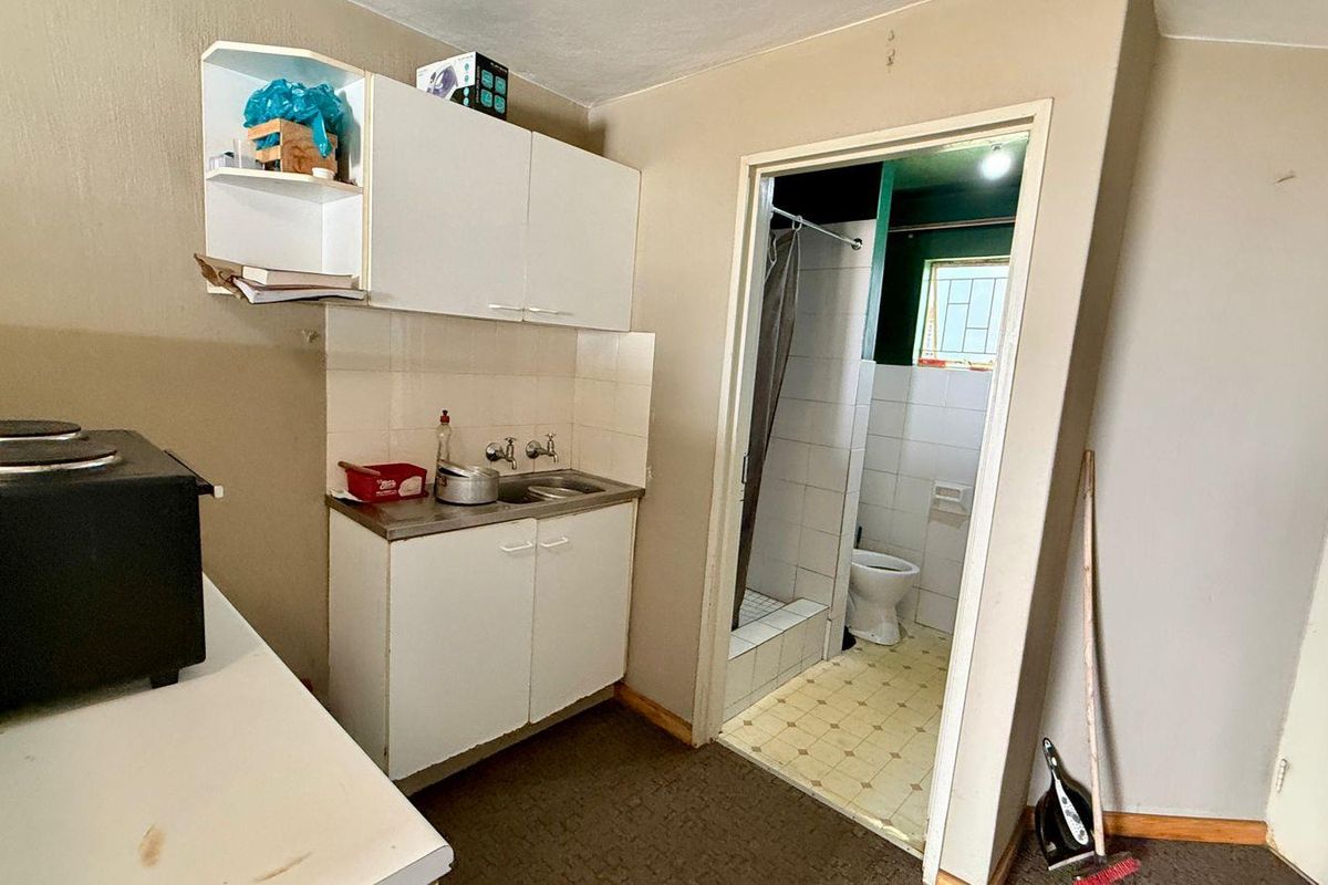 EXCELLENT INVESTMENT OPPORTUNITY IN SCOTTSVILLE, PIETERMARITZBURG - Photo 3