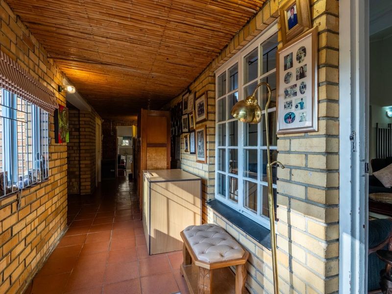 Exceptional 7-Bedroom Property in Stellenbosch - Prime Investment &amp; Lifestyle Opportunity - Photo 8