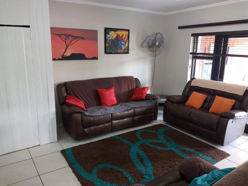2 Bedroom Garden Aprtment for Sale in Greenstone Hill - Photo 10