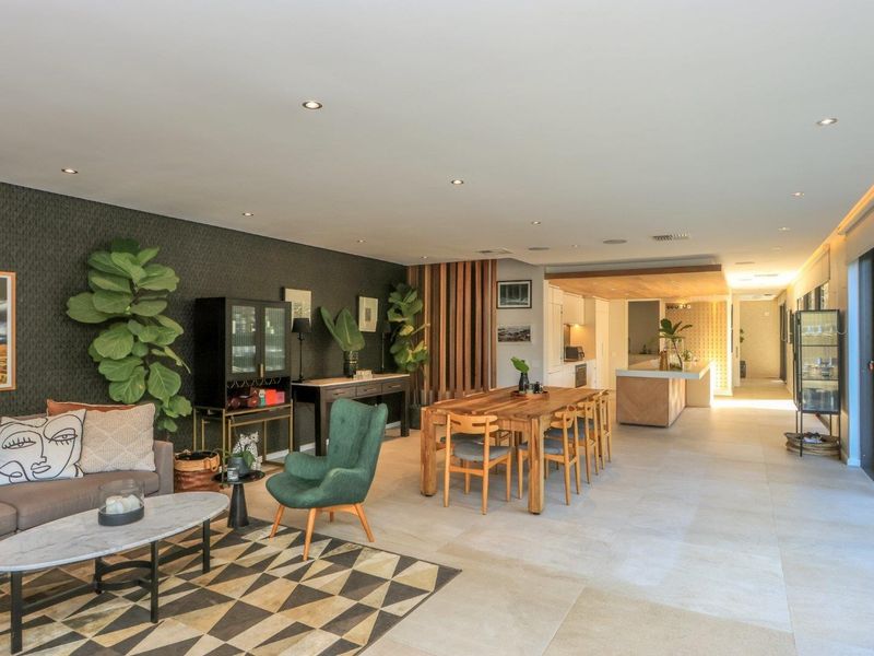 Sophisticated Modern Living in Prestigious Hawaan Estate - Photo 6
