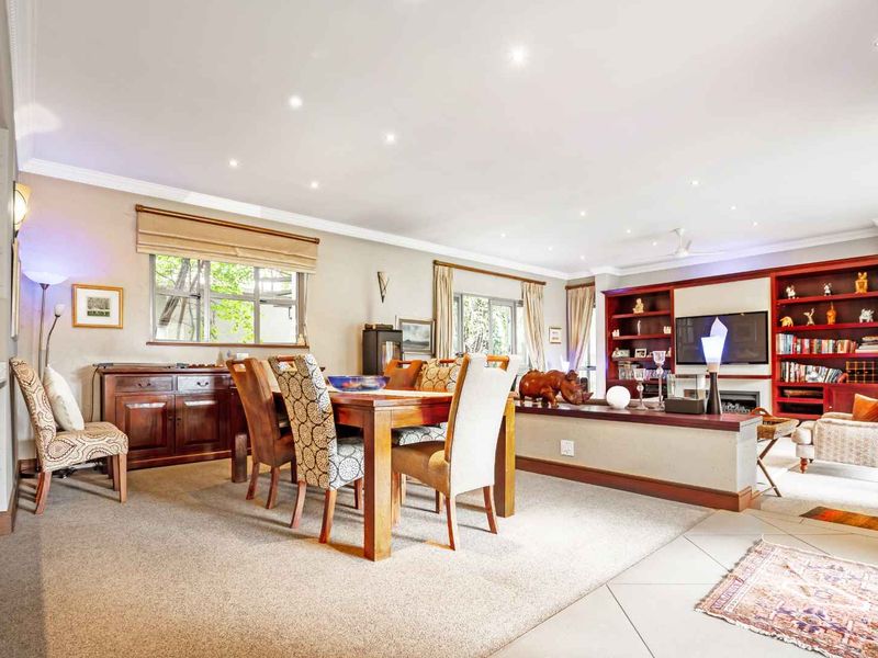 PERFECT HOME FOR THE AVID ENTERTAINER - Photo 4
