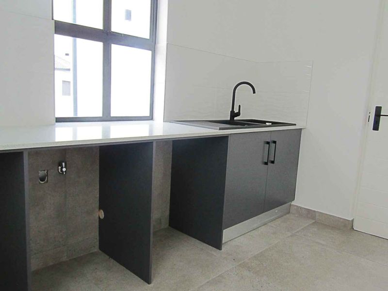 Costal three bedroom home with modern finishes - Photo 8