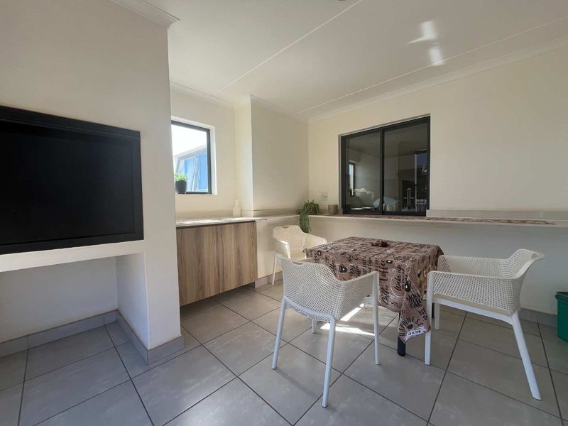 Situated in the highly sought-after Ballito Hills, this modern 3-bedroom apartment - Photo 6