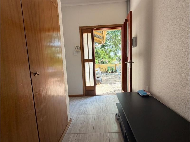 3 Bedroom House For Sale in Pionierspark - Photo 3