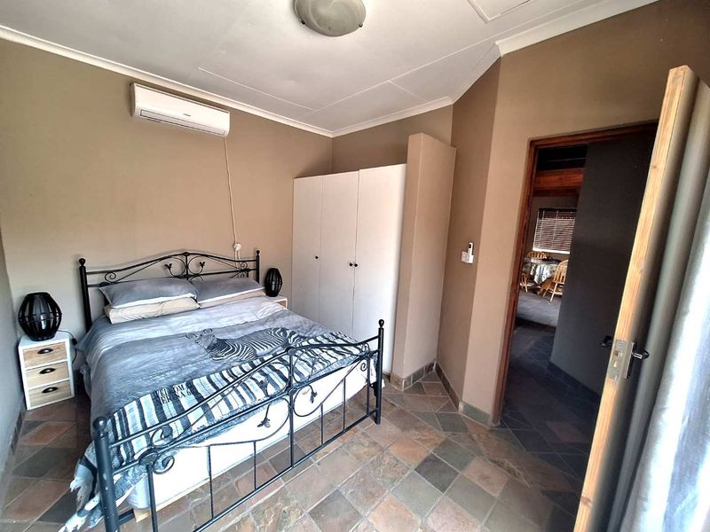 Charming and Versatile Property Awaits You - Photo 5