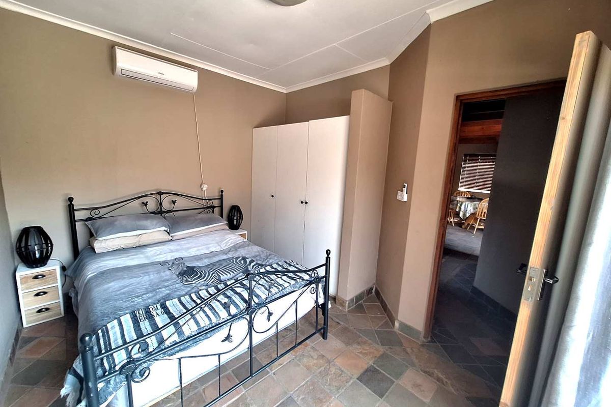 Charming and Versatile Property Awaits You - Photo 5