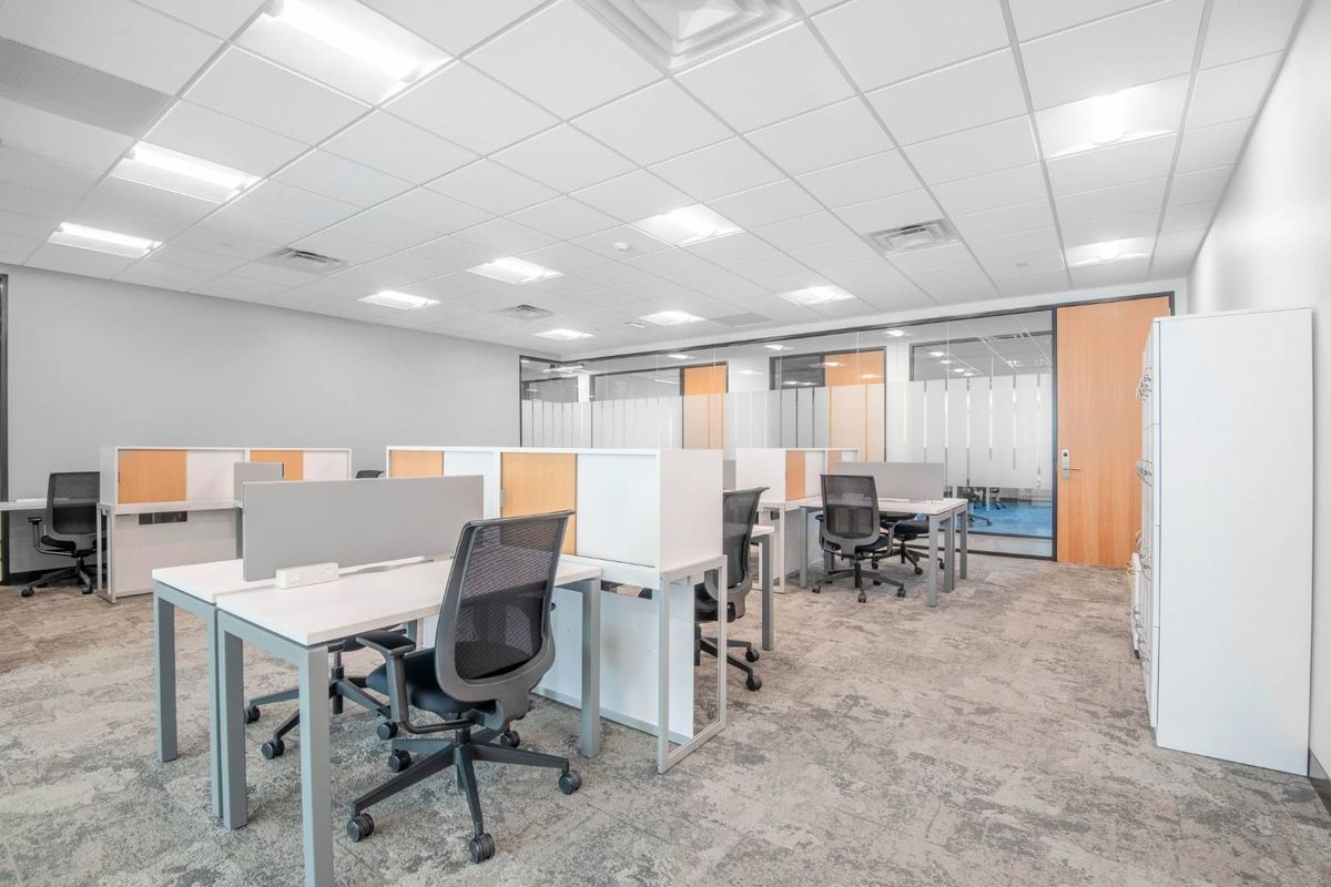 Access professional coworking space in Regus Mushroom Farm Retail Centre - Photo 2