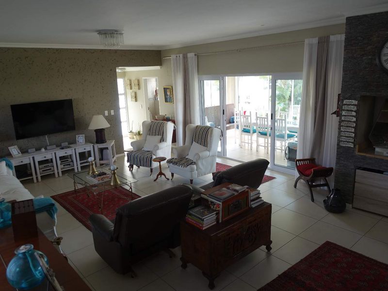 IMMACULATE MODERN DOUBLE-STORY TOWNHOUSE WITH SPACIOUS GARDEN - Photo 5