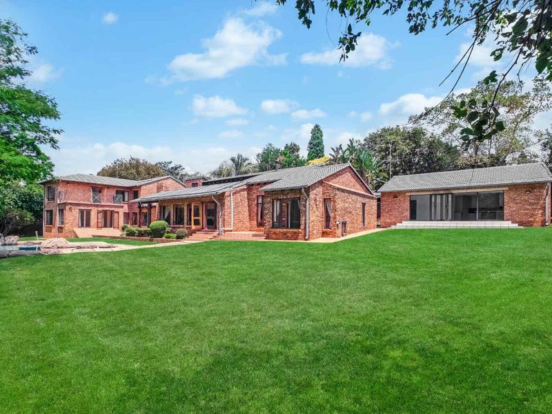 6 Bedroom Family Home For Sale In Bryanston - Photo 3