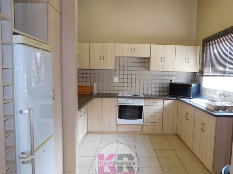 Not to be Missed!!! House with flat and separate laundry - Photo 7