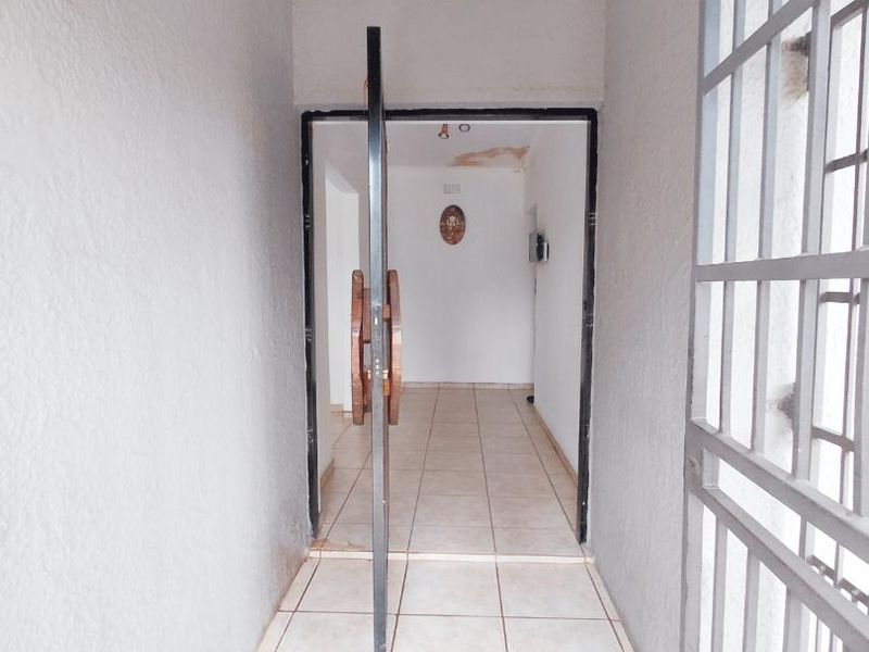 Discover Luxury Living in a Secure Family Enclave - Photo 2