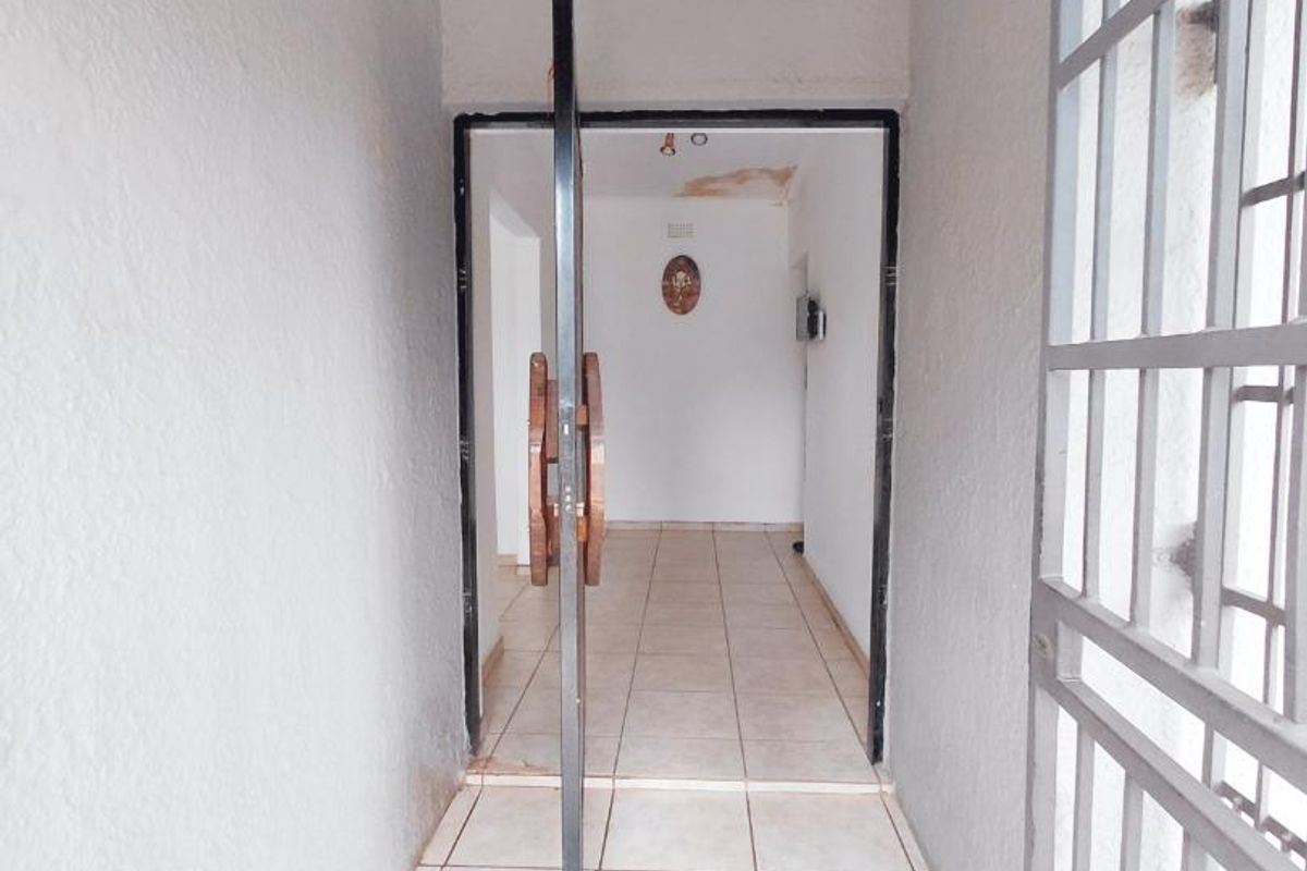 Discover Luxury Living in a Secure Family Enclave - Photo 2