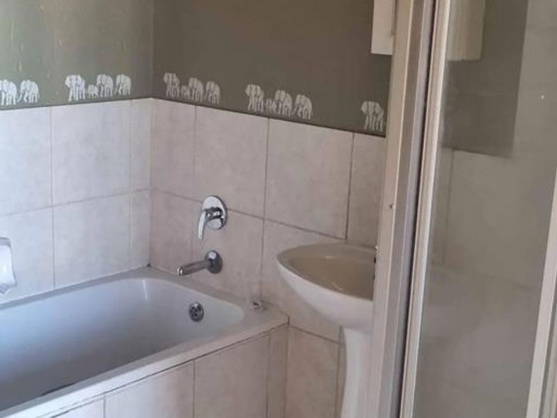 2 Bedroom Apartment for Sale in Pebble Falls - Photo 5