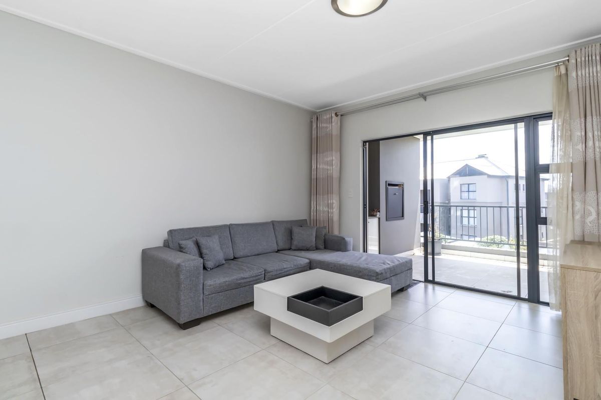 Unfurnished lock up and go - Photo 5