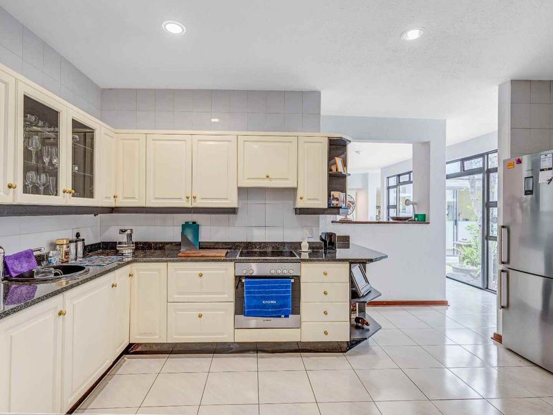 Warm, Light-Filled Home with Tranquil Garden Setting in Fourways Gardens Phase 2 - Photo 7