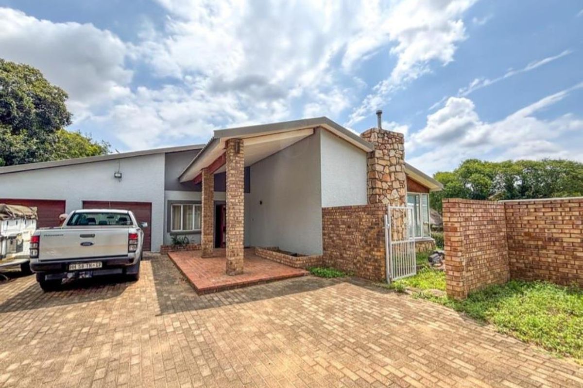 4 Bedroom House for Sale - Photo 2