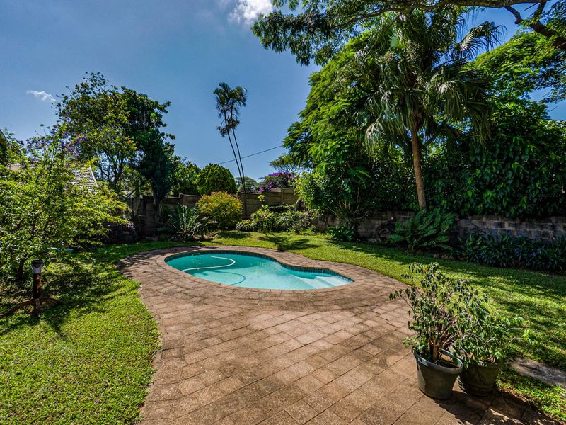 Level land family home - Photo 2