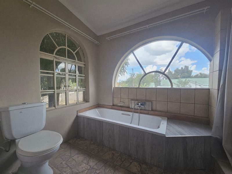 Spacious 5-Bedroom Family Home Within Walking Distance of Schools - Photo 10