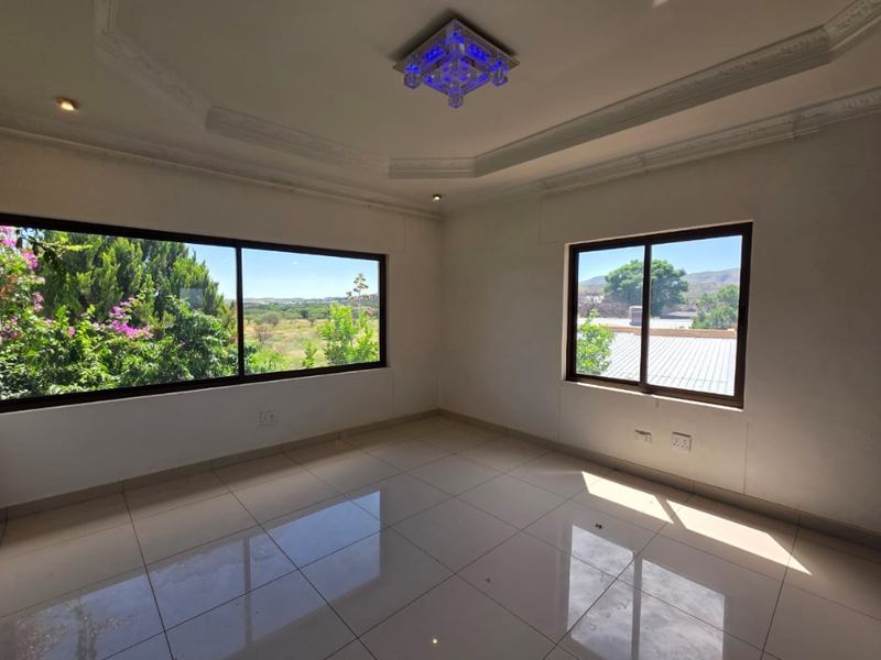 6-Bedroom House For Sale | Cimbebasia - Photo 10