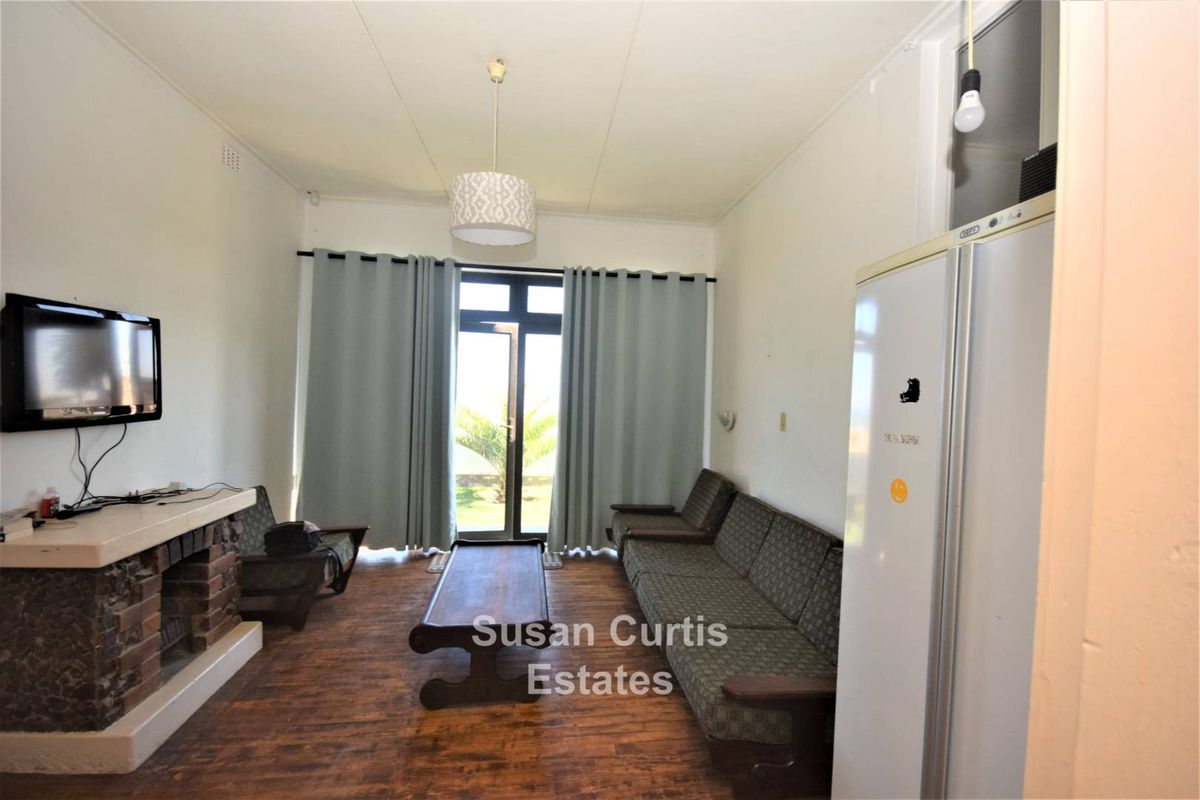 Prime Location - Photo 3