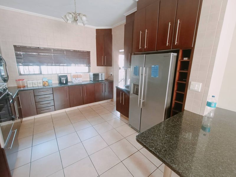 BEAUTIFUL FAMILY HOUSE FOR SALE IN AMBERFIELD RIDGE ESTATE! - Photo 5