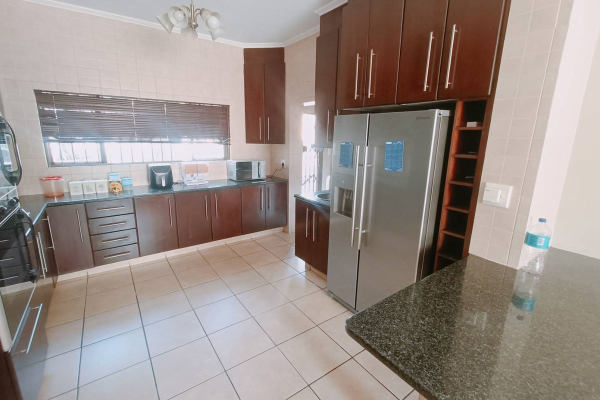 BEAUTIFUL FAMILY HOUSE FOR SALE IN AMBERFIELD RIDGE ESTATE! - Photo 5