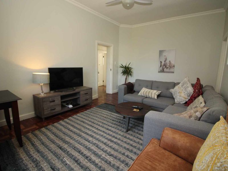 2 Bedroom Furnished - Bantry Bay - Photo 4