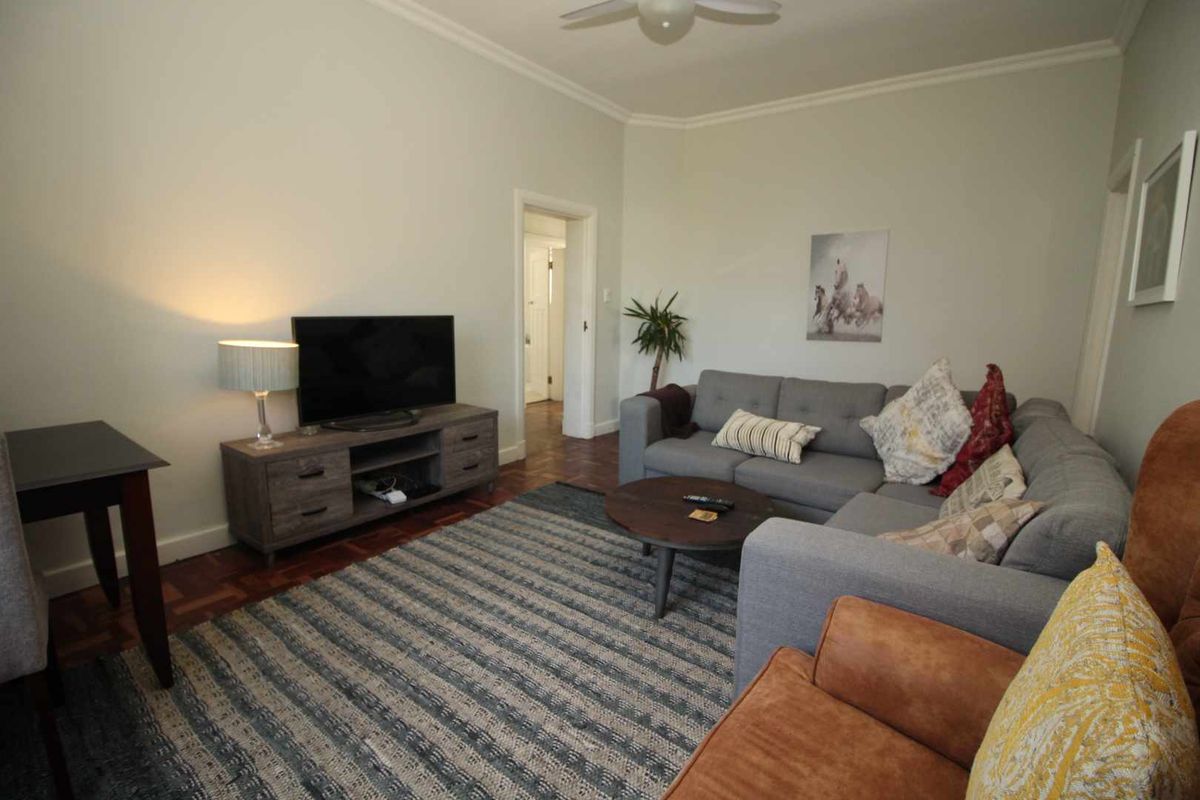 2 Bedroom Furnished - Bantry Bay - Photo 4