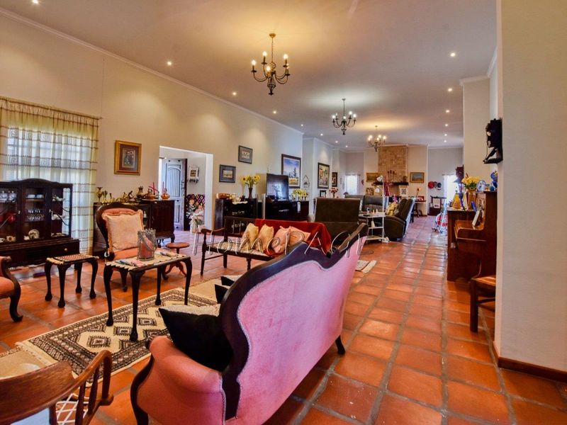 Omaruru Wildlife Estate, Omaruru:  Lifestyle plot with LUXURIOUS MANSION is for sale - Photo 8