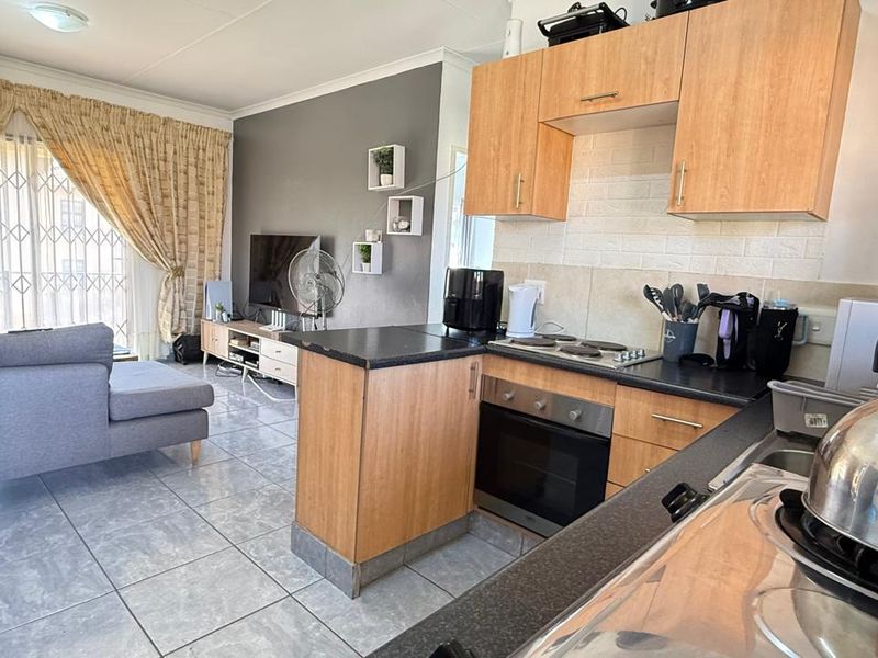 Perfect for Investors & First-Time Buyers - Photo 5